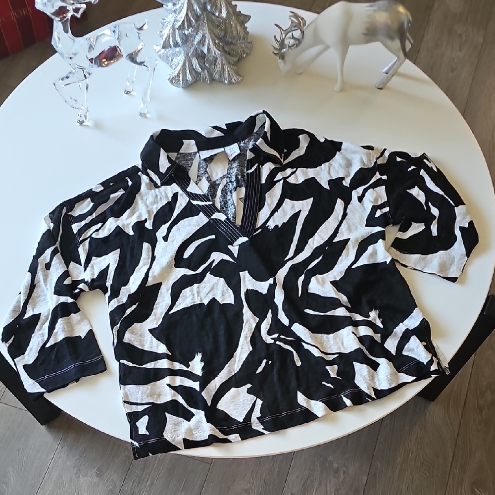 Nicole Miller Monochrome Linen Top